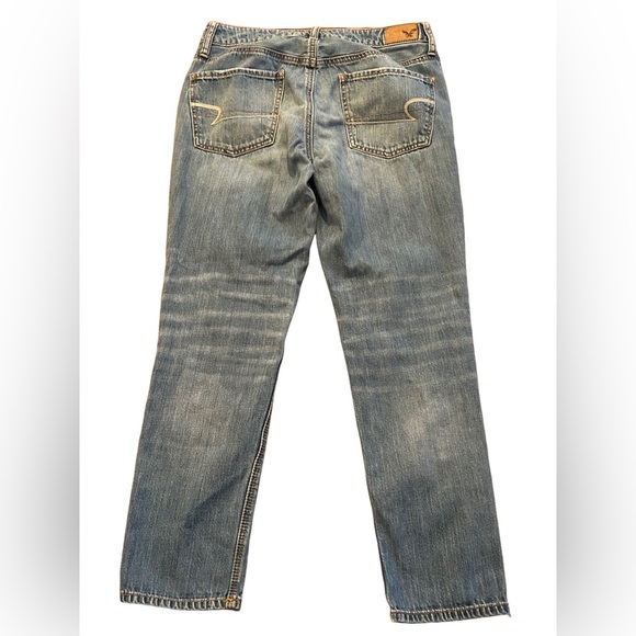American Eagle Tomgirl Distressed Relaxed Jeans - Size 2 (Short 27”) Medium Wash - Picture 3 of 15